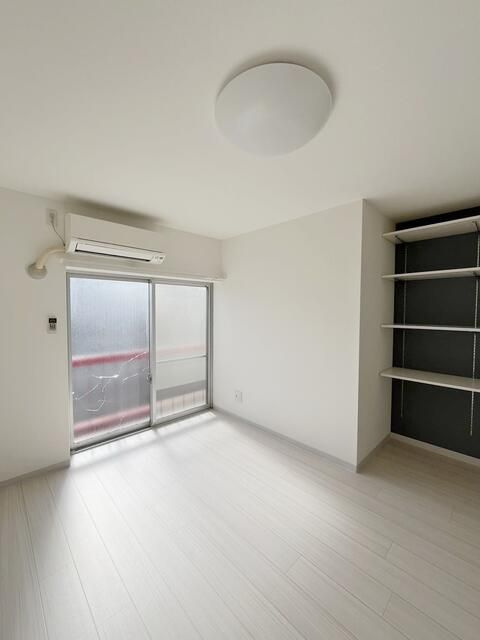 サンファスト東尾久の洋室