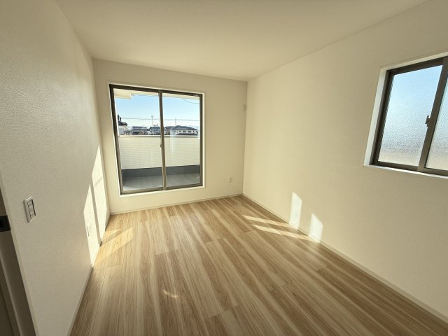 アーバンスタイル前橋市上新田町1期　1号棟の洋室|2階洋室1です