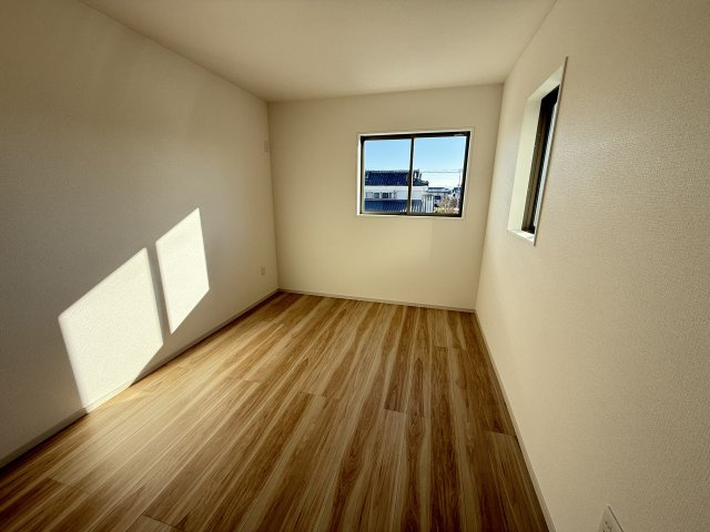 アーバンスタイル前橋市上新田町1期　1号棟の洋室|2階洋室２です