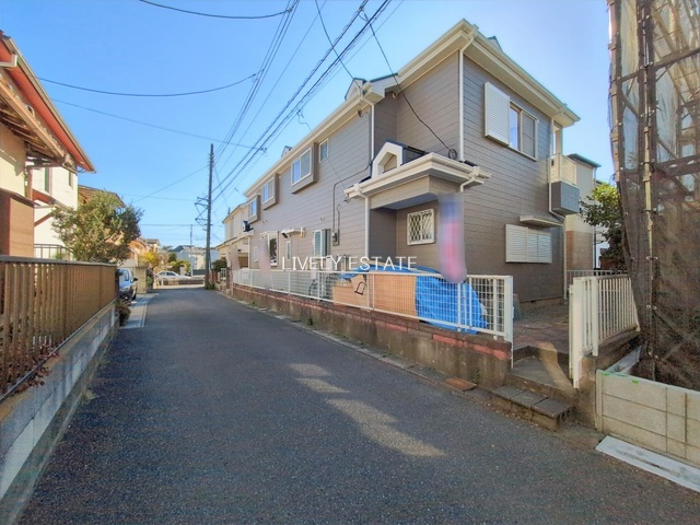 越谷市大字弥十郎 中古戸建の前面道路含む現地写真