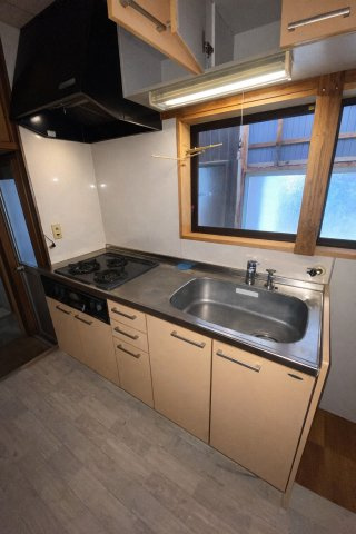 三の宮2丁目　中古住宅のキッチン