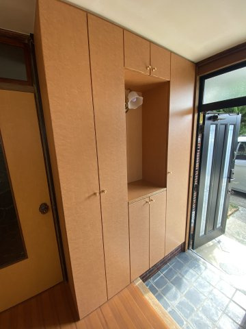 三の宮2丁目　中古住宅の玄関