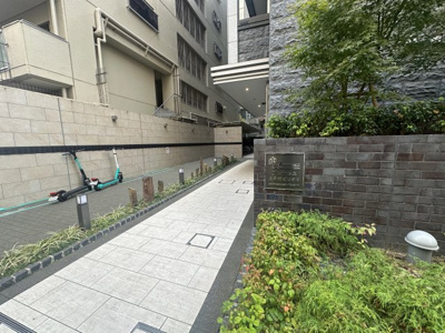 【エントランス】 | プレサンス大手前ピリオド