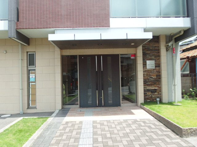 クラシエ東岡崎のエントランス