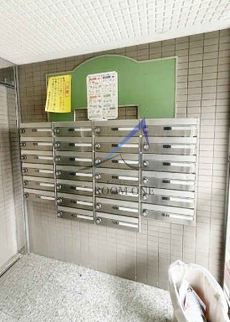 ＪＬＢグランエクリュ氷川台のその他共用部分|集合ポストです。