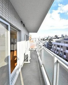 【バルコニー】