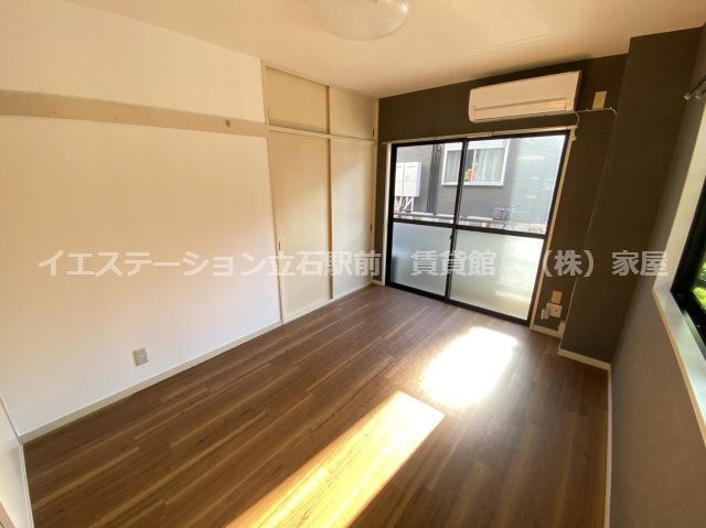 Y’ｓマンションの洋室