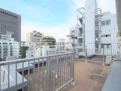 【バルコニー】 | オープンレジデンシア南青山ウエストテラス | 21.65平米のルーフバルコニー