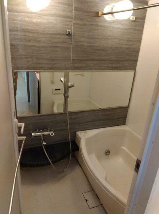 パテラツクバガクエントシの浴室