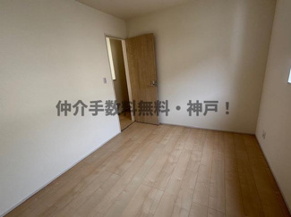 【洋室】 | 神戸市垂水区千鳥が丘2丁目　新築戸建1号棟　仲介手数料無料！ | 広々とした洋室です