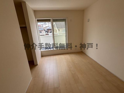 【洋室】 | 神戸市垂水区千鳥が丘2丁目　新築戸建1号棟　仲介手数料無料！ | 落ち着いた色調の洋室です