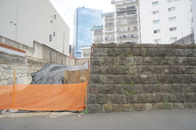 六本木７　土地の外観|☆約113坪の整形地、現況更地
☆六本木駅徒歩3分、3路線利用でき至便の六本木アドレス