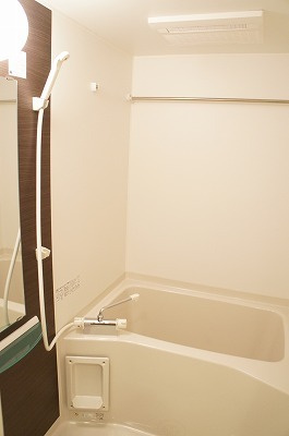 【浴室】 | リブリ・フェニックス | コンパクトで使いやすいお風呂です