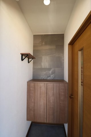 コンフォールの玄関