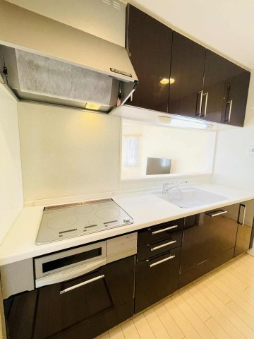 あきる野市草花　太陽光・オール電化付中古戸建のキッチン|オール電化なのでIHヒーターになります！