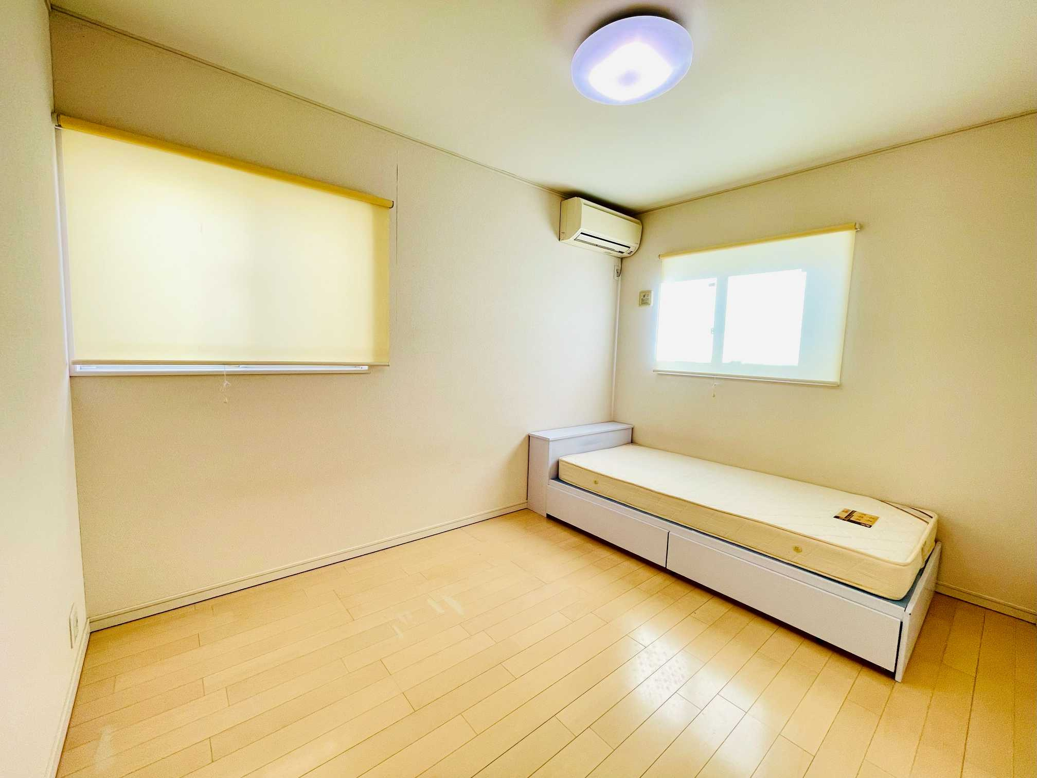 あきる野市草花　太陽光・オール電化付中古戸建の洋室