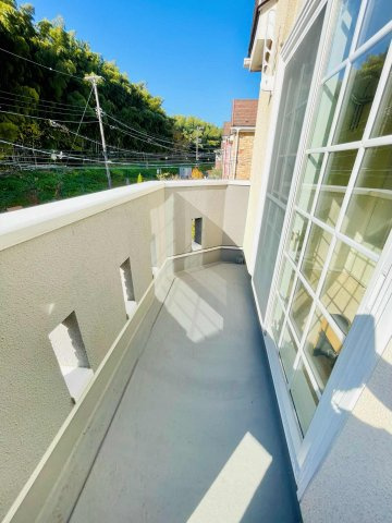 あきる野市草花　太陽光・オール電化付中古戸建のバルコニー|日当たり良好！