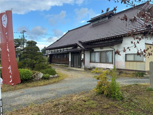 高畠町深沼 中古住宅（古民家） およそ築100年の古民家です