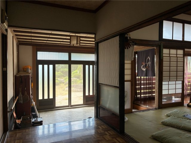 高畠町深沼　中古住宅（古民家）の玄関