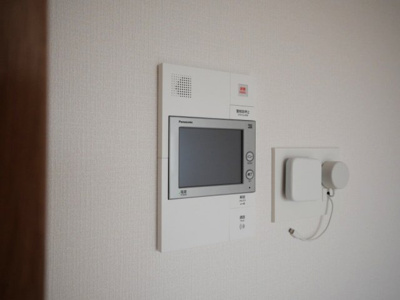 【セキュリティ】 | エスリード大阪平野プライム | モニター付きインターホンです