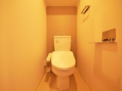【トイレ】 | エスリード大阪平野プライム | 落ち着いた色調のトイレです