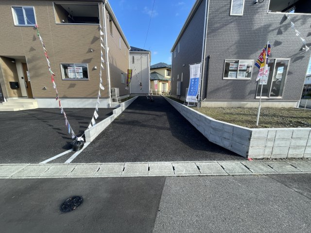 八戸市新井田西１丁目ｰ2号棟の駐車場