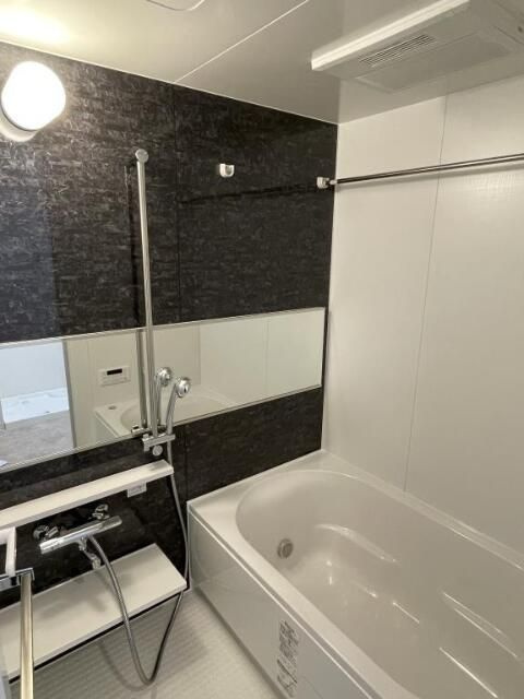 第一辻ビルの浴室