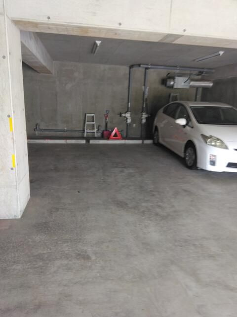 日置ビルの駐車場