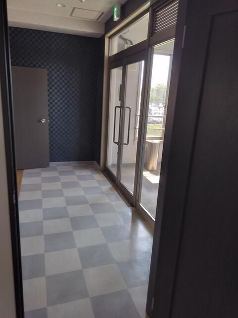 日置ビルのエントランス