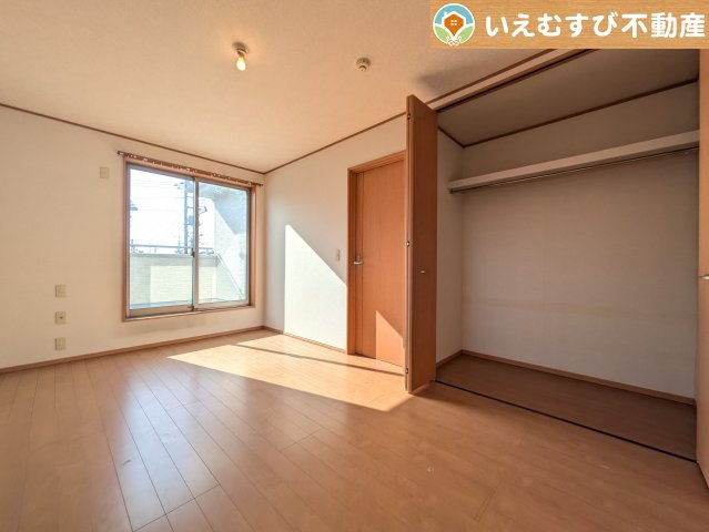 行田市持田　中古戸建の洋室