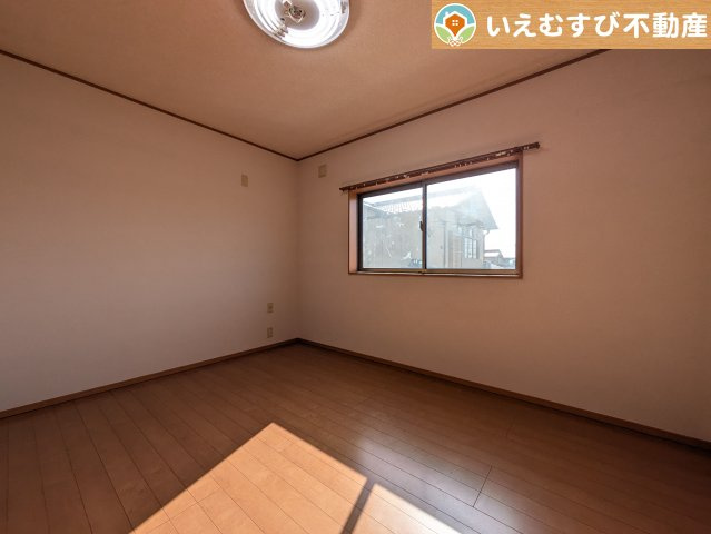 行田市持田　中古戸建の洋室