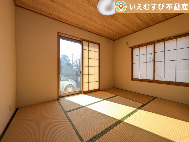行田市持田　中古戸建の和室|すぐ横になれる和室は、みんながほっと一息つける空間
ちょっとした休憩や来客時、お子様のお世話にも大活躍しそうですね♪