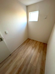 新築戸建　伊豆の国市三福第４　全３棟　２号棟の洋室