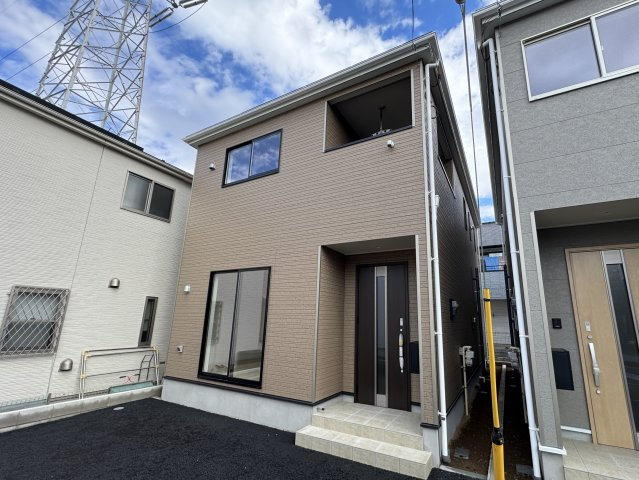 三郷市戸ケ崎３丁目新築戸建【戸ヶ崎小学校：5分】の外観|3号棟外観・完成済み内覧可能です！