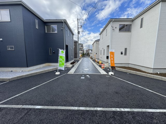 三郷市戸ケ崎３丁目新築戸建【戸ヶ崎小学校：5分】の前面道路含む現地写真|南東側前面道路