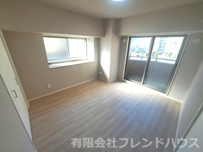 【洋室】 | ローレルコート楽々園 | 洋室1　約7帖になります