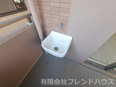 【バルコニー】 | ローレルコート楽々園 | スロップシンクがあります