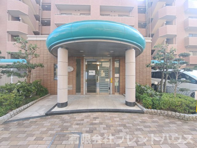 【エントランス】 | ローレルコート楽々園