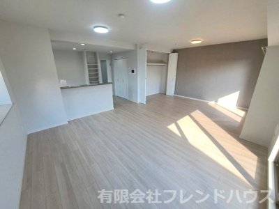 【居間・リビング】 | ローレルコート楽々園