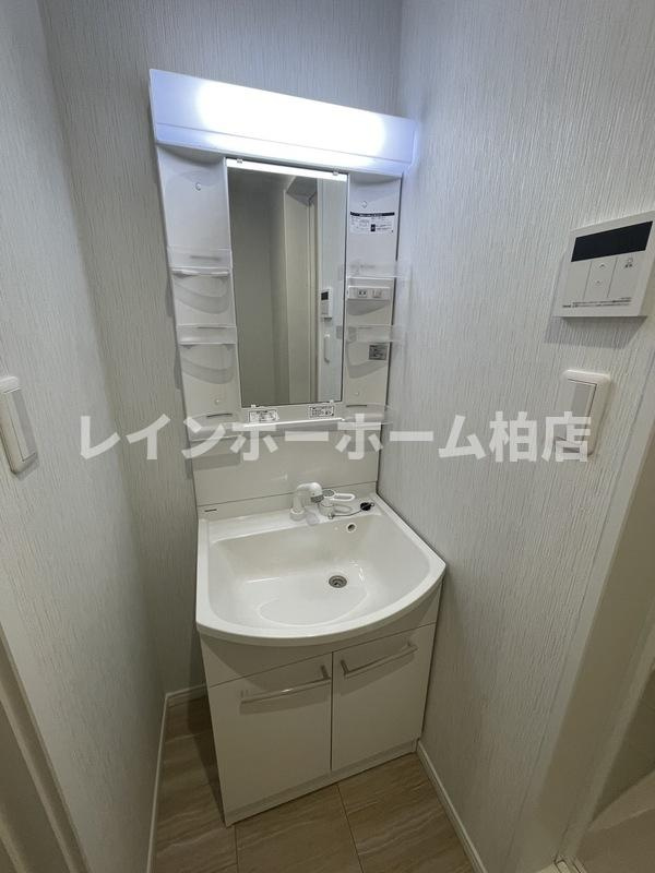 特典：仲介手数料が無料です!!の洗面所|脱衣スペースもあります