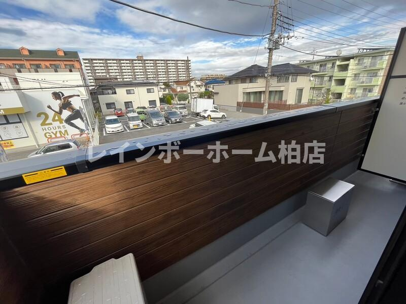 特典：仲介手数料が無料です!!のバルコニー|お洗濯にも便利なバルコニー付き