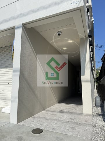 エヌフラットのエントランス