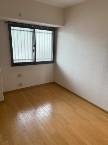 グレーシィ須磨アルテピアⅠ番街の洋室