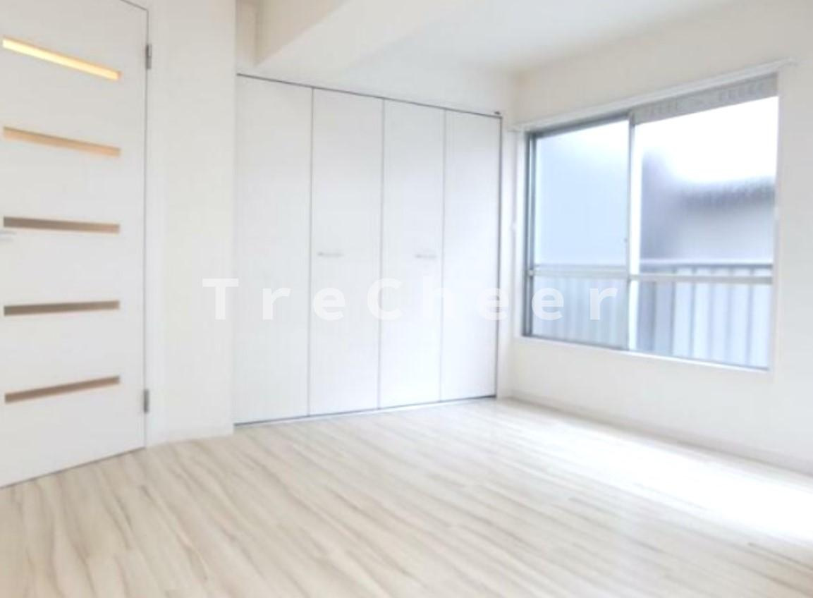 左り山新弥嘉ハイツの居間・リビング