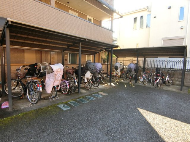 【その他共用部分】 | ヴィラトリアノン | 駐輪場