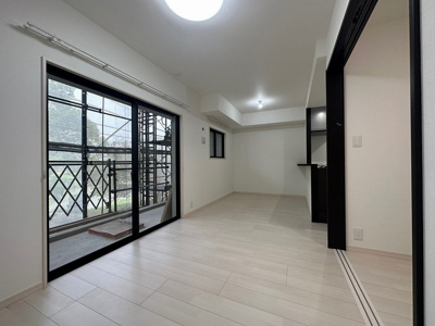 【バルコニー】 | LIBTH博多空港通り | 同シリーズの写真です