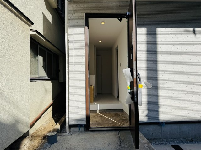 八王子市　散田町　新築一戸建て　１期の玄関|～玄関は安心のWロックキーを採用～