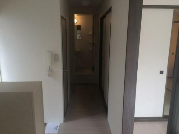 川崎市多摩区南生田６丁目のアパートの玄関