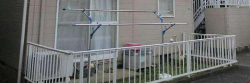 川崎市多摩区南生田６丁目のアパートのバルコニー