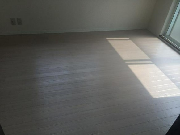 川崎市多摩区南生田６丁目のアパートの居間・リビング